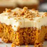 pumpkin bars with cream cheese frosting - featured image