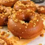 pumpkin spice baked donuts - featured image